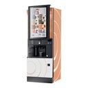 Een Rhea Vendors RhFS2.touch32EE8R4 vrijstaande koffieautomaat met een groot opvallend 32-inch touchscreen voor een uitgebreide keuze en interactieve bediening, opgesteld in de ontmoetingsruimte voor het bereiden van diverse koffiespecialiteiten met vers gebrande bonen. Schuin voor aanzicht