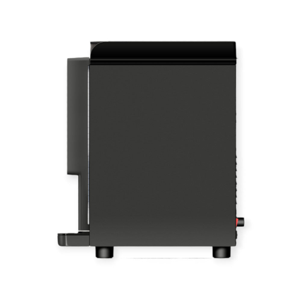 Een Rhea Vendors Romauno.touchE3R1 tafelmodel koffieautomaat met een touchscreen en compacte behuizing, opgesteld in de ontmoetingsruimte voor het snel bereiden van vers gebrande koffie. Zij aanzicht