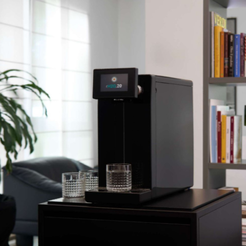 Een luxe watertap installatie met digitaal scherm en een enkele tap. Ideaal voor bij u op locatie Henk Pur®