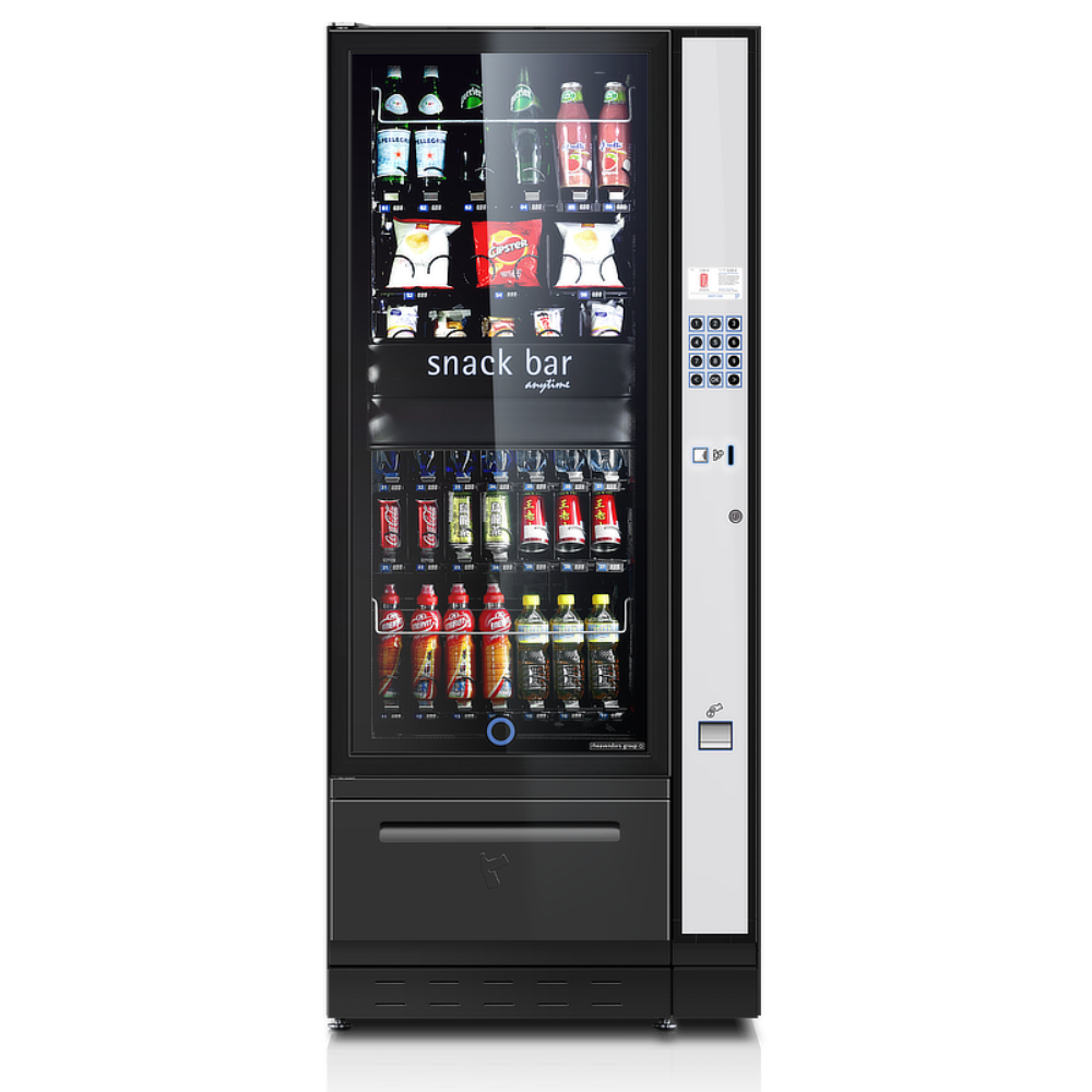 Een Luce Zero Air Food snack- en foodautomaat met liftmechanisme, opgesteld naast de koffiebar met vers gebrande koffie, voor een compleet aanbod aan etenswaren en dranken in de ontmoetingsruimte